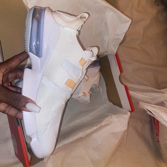 New Nike Airmax Infinity - Picture 5 of 7